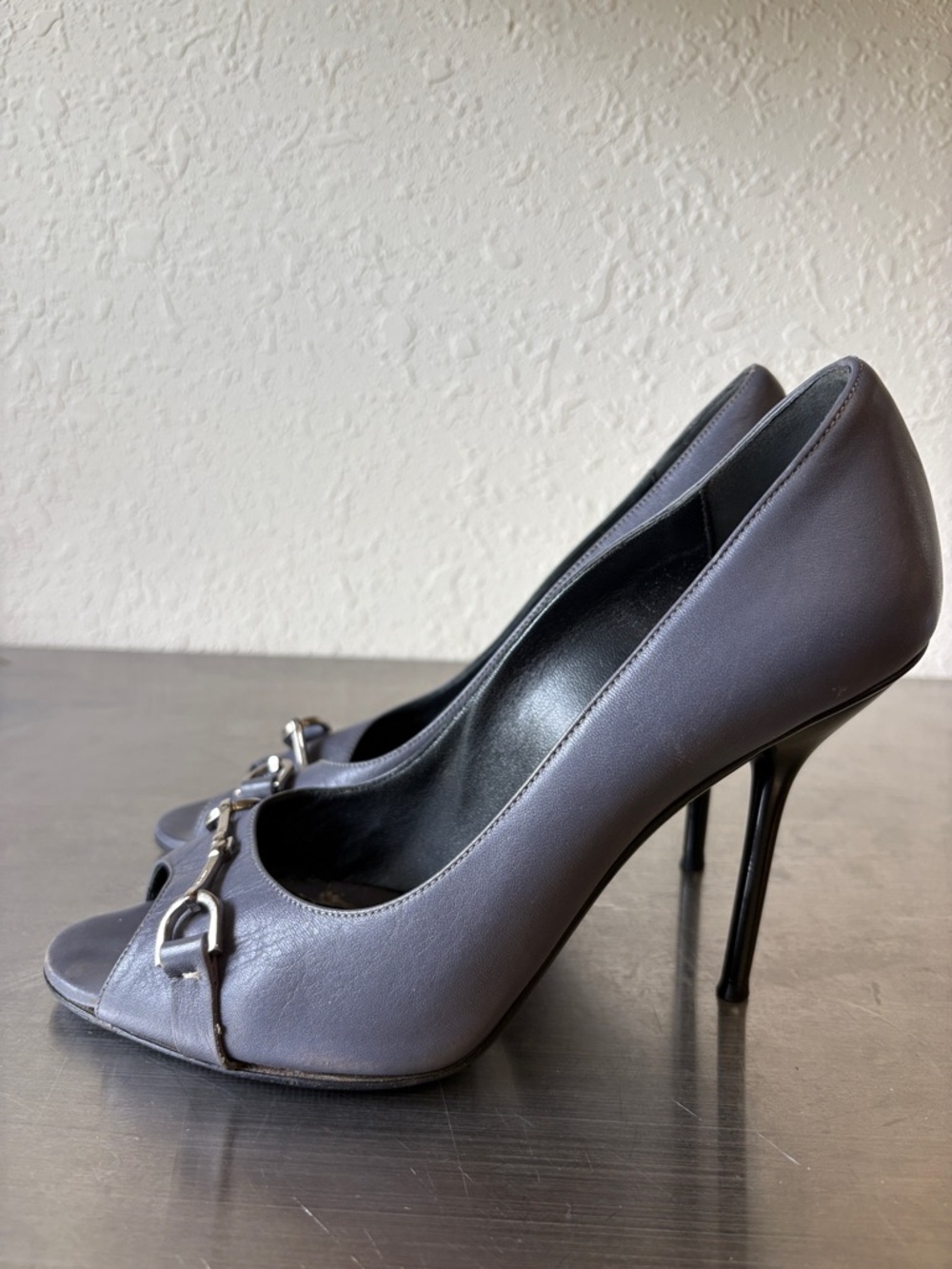 Gucci Gray Leather Open-Toe Heels with Silver Horsebit